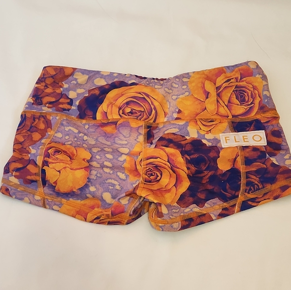 Fleo Shorts Lava Kiss Contour Low Rise Roses Orange & Purple Workout Exercise S - Picture 2 of 8
